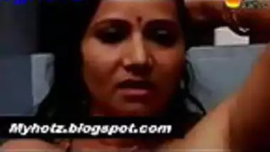 Sexy desi hot aunty nude bath