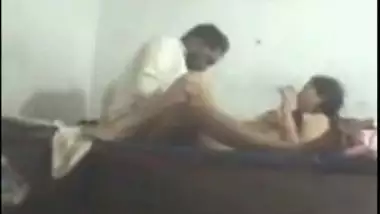 Village bhabhi doing quick sex with hubby’s friend