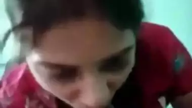 Newly married bhabhi giving blowjob to husband