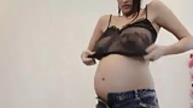 Pregnant Latoya #04 from MyPreggo.com