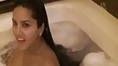 Indian Pornstar Sunny Leone Masturbates in Bathtub