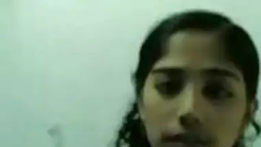 Mallu girls show her boobs to bf