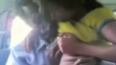 Desi car sex video of a young maid