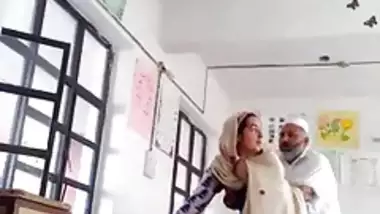 Desi head master fuck urdu teacher school affair caught mms