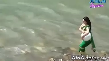 Desi girl in transparent wet saree showing boobs..hot show