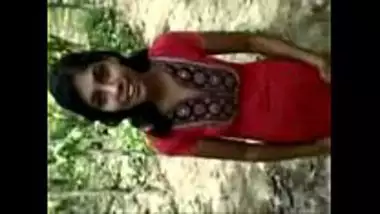 Indian village girl having a nice jungle sex