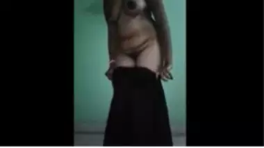 Hot Aunty Stripping Saree And Masturbating