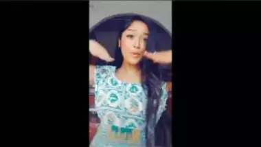 Desi Girl Flashing Pussy Accidentally In TikTok