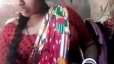 Hot tamil girl showing her assests in videocall 2