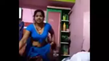 Masturbating Video Of Indian Bhabhi In Blue Saree