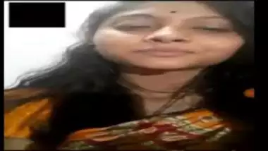 Desi Wife Exposing Boobs On Video Call With Lover