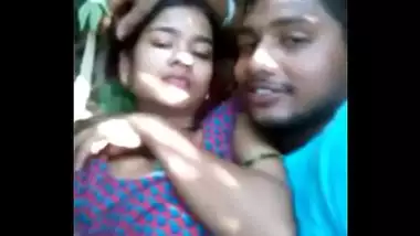 Desi girl sex with bf outdore