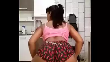 Índia dançando funk