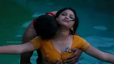 Sex Video Busty Girl In Swimming Pool - Hot Mom Amp Daughter In Bikini At Swimming Pool porn video