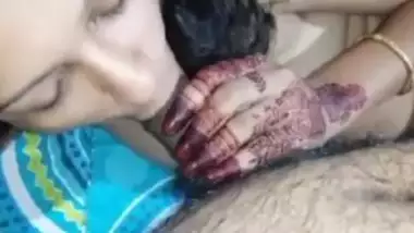 Bhabi sucking Dick