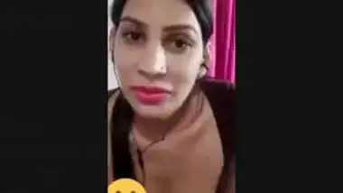 Sexy Indian Girl Showing boobs and Pussy on Video Call