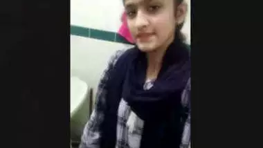 Cute Desi Girl Record Her Nude Selfie