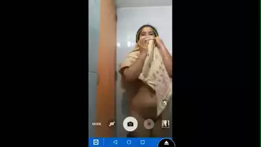 Bangladeshi wife nude MMS video leaked