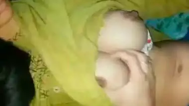 Desi Bhabhi Showing Her Boobs