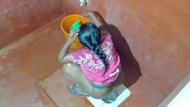 Desi bhabhi pee spy video