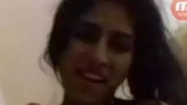 Young desi girl nude on video call