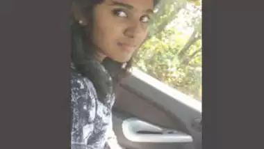 Desi cute babe dick suck in car