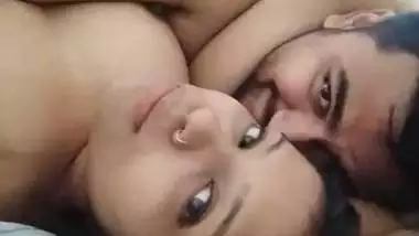 Lovely figured desi nude romance