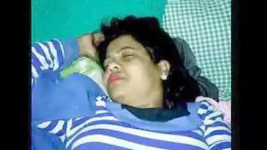 Desi local village bhabi mid night show pussy