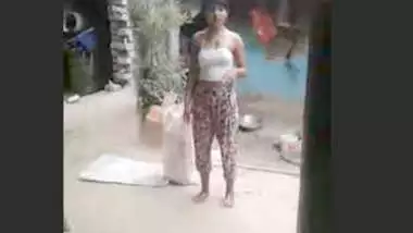 Desi cute village teen show her pussy