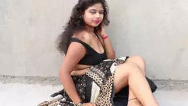 Desi village bhabi hot saree photoshoot