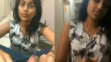 mumbai slut prajakta giving blowjob