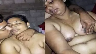 mallu aunty hot fuck and boob press