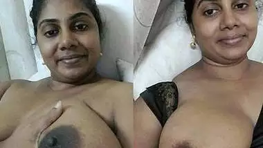 desi aunty hot pussy show and fingring 1