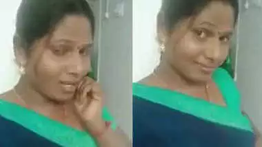 aunty showing clevge to lover