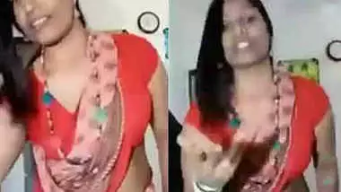 Suhani Bhabi Saree navel cleavage wala Dance, Rare Video !!!