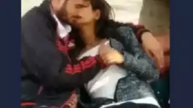 Desi cute lover sucking in park