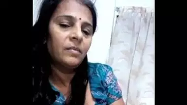 Sexy Marathi Aunty’s Blowjob To Young Guy