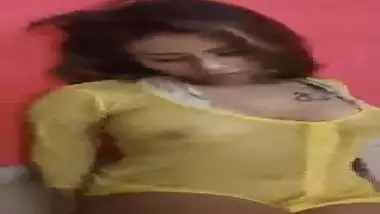 Indian star shweta showing hot tits on insta live