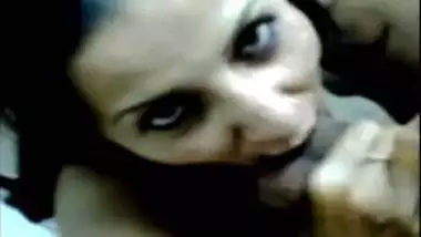 Sexy Pakistani Call Girl Sucking Customer’s Dick