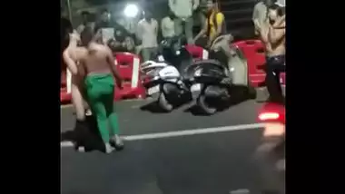 Hot MMS Of Naked Girls In Delhi Road