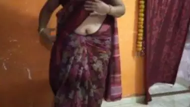 Bhabi wearing Saree