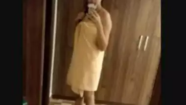 Desi Girl Taking off Towel