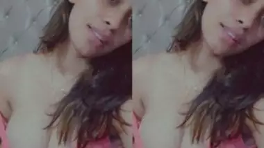 Beautiful Sexy Indian Girl New Clip (Update)