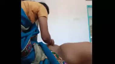 Desi bhabi suck her fathe rin lw dick