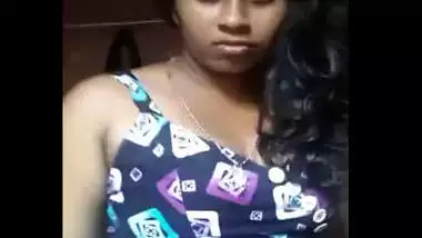 Desi village girl show her big boob