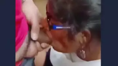 Desi collage girl sucking lover cock