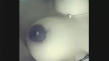 Tamil Curvy Babe Boobs Show