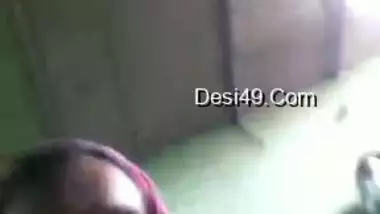 Man likes it when stepbrother's Desi wife sends porn videos to him