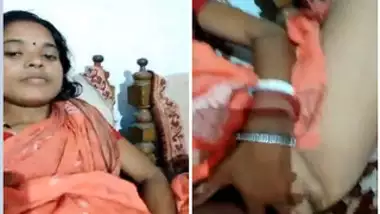 Comely Desi sweetheart in sexy sari actively rubs her wet XXX vagina