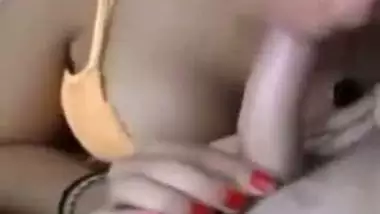 Cute desi girl’s hot blowjob MMS